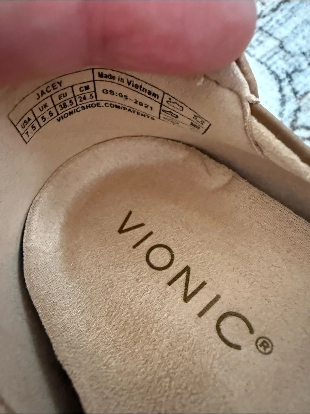 Vionic smooth brown
